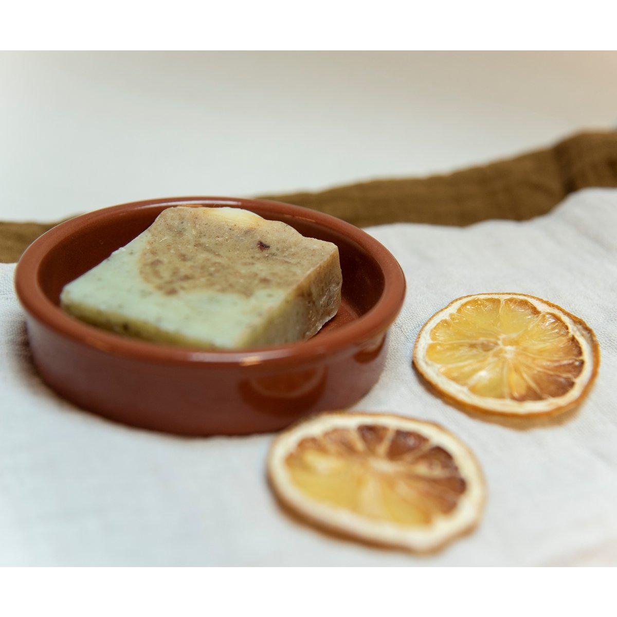 earth elements shower bar lemon bentonite clay